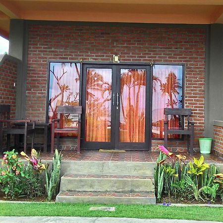 Gubug Balian Beach Bungalow Selemadeg  Kamer foto